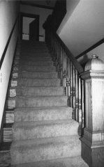 counsell-stairway-th.jpg (8321 bytes)